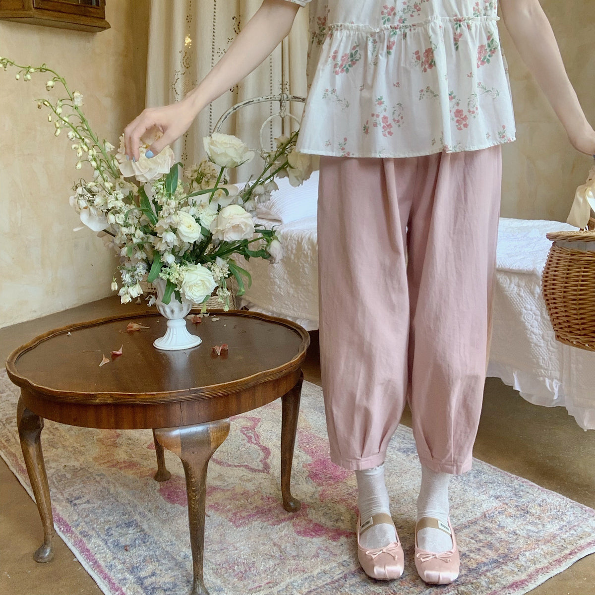 MANDALAY CROP PANT, CHERRY BLOSSOM PINK FLEUR DE LILLY